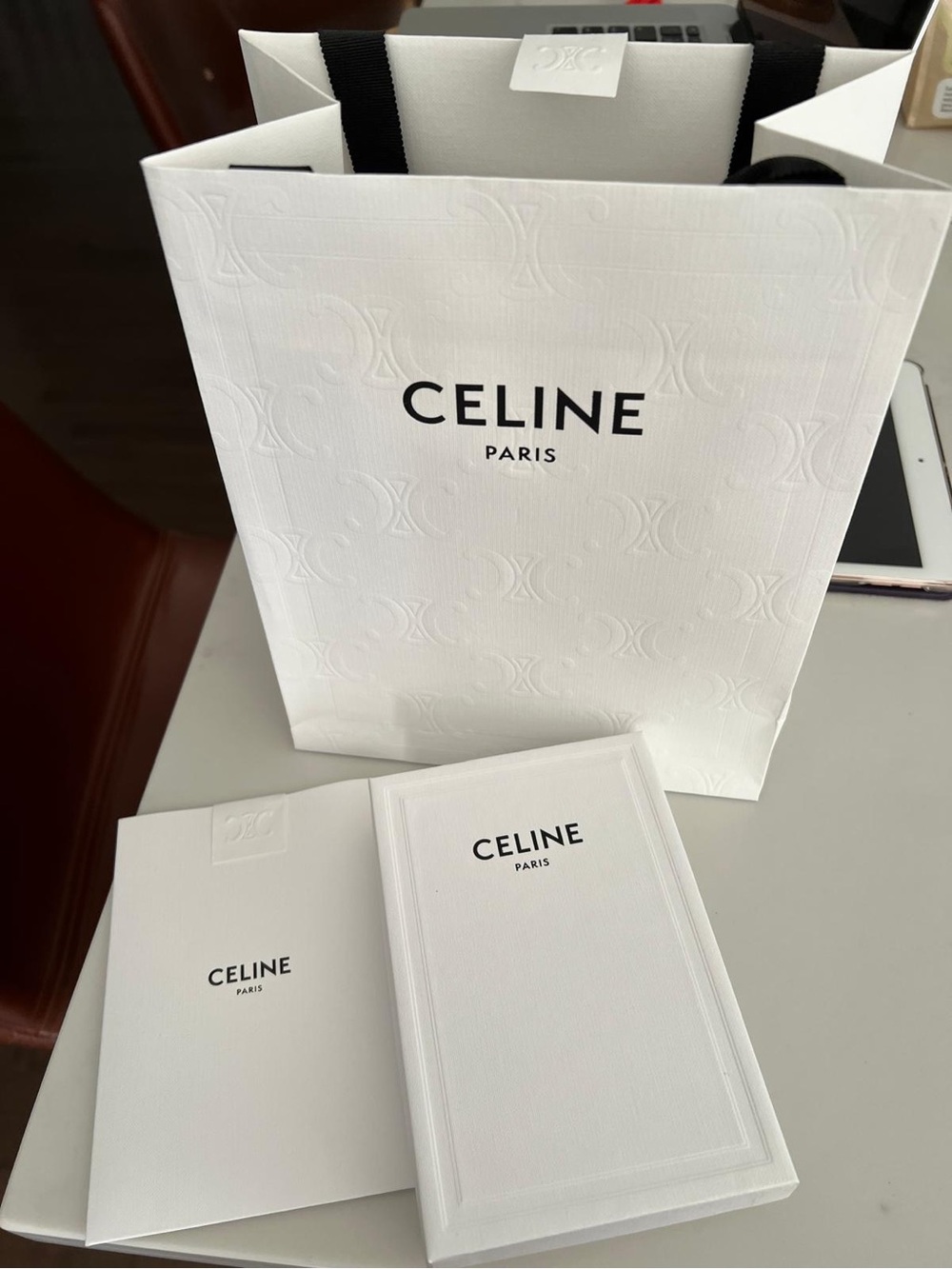 Celine Pebble Zipped Compact Card Holder in grained calfskin - Picture 8 of 8